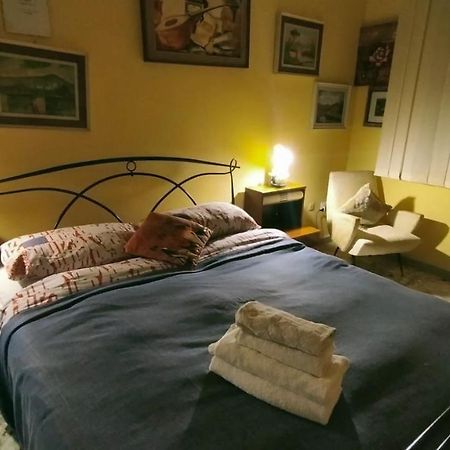 Le Stanze Di Ginevra - Via Tescione Hotel Caserta Eksteriør billede