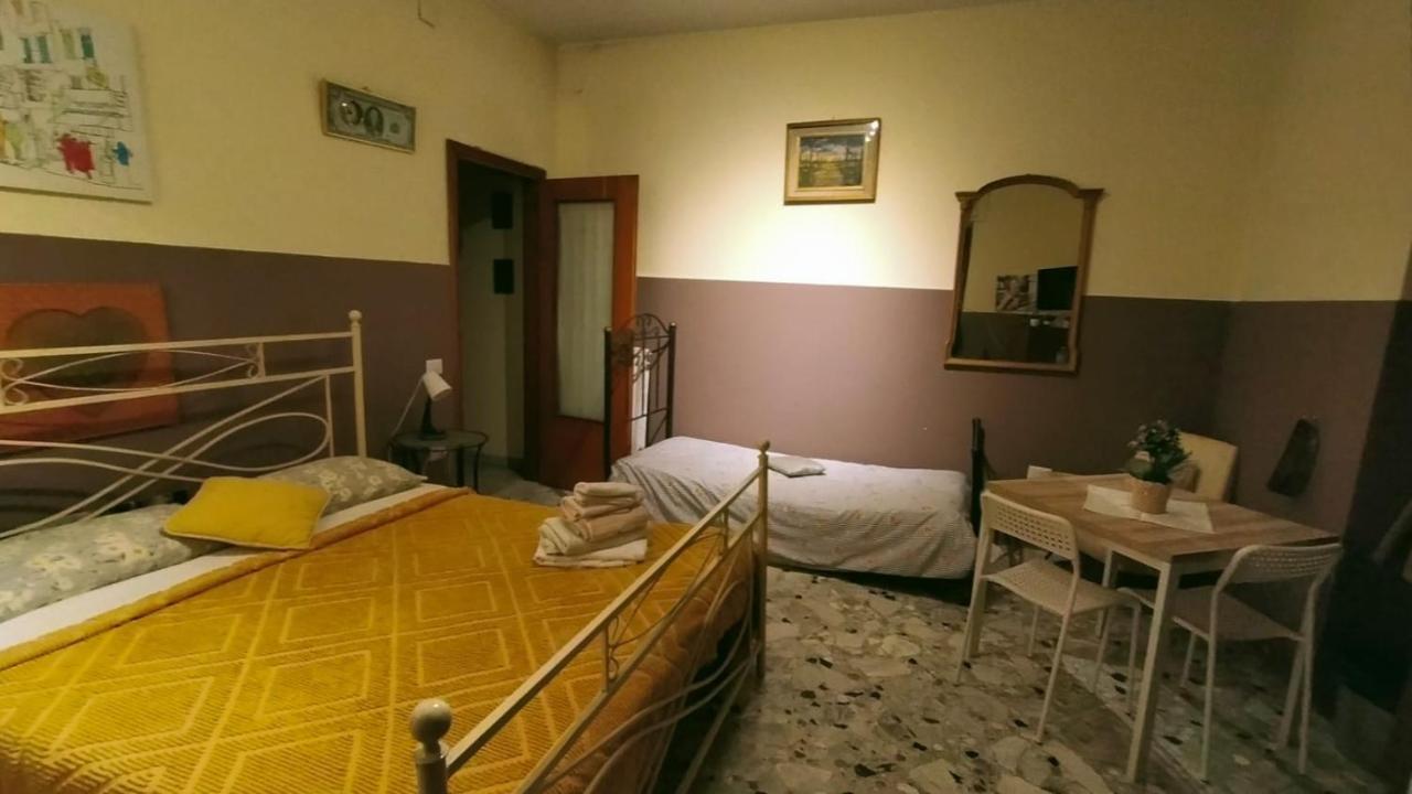 Le Stanze Di Ginevra - Via Tescione Hotel Caserta Eksteriør billede