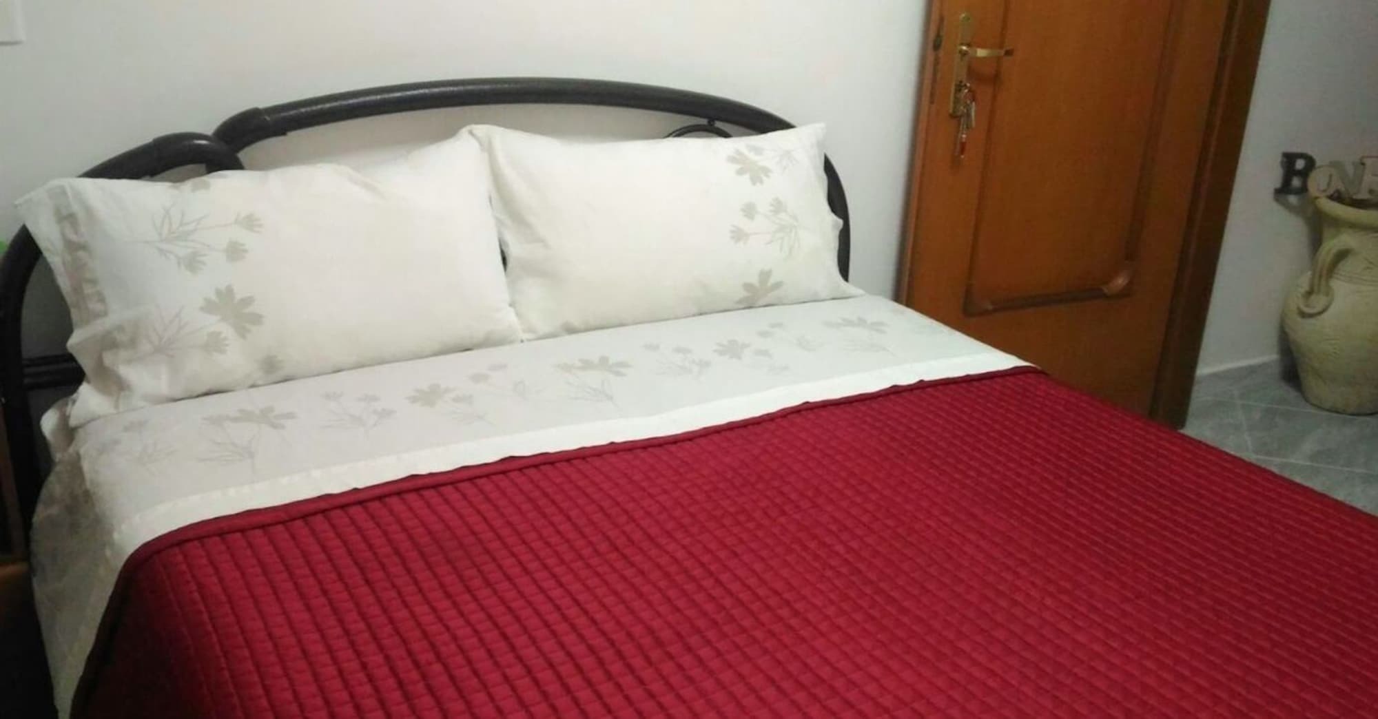 Le Stanze Di Ginevra - Via Tescione Hotel Caserta Eksteriør billede
