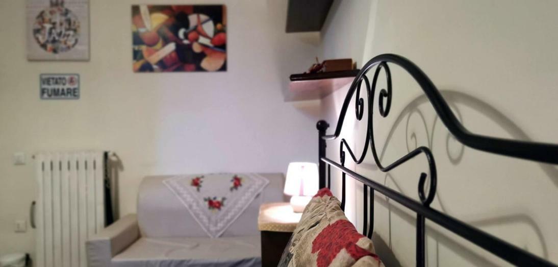 Le Stanze Di Ginevra - Via Tescione Hotel Caserta Eksteriør billede