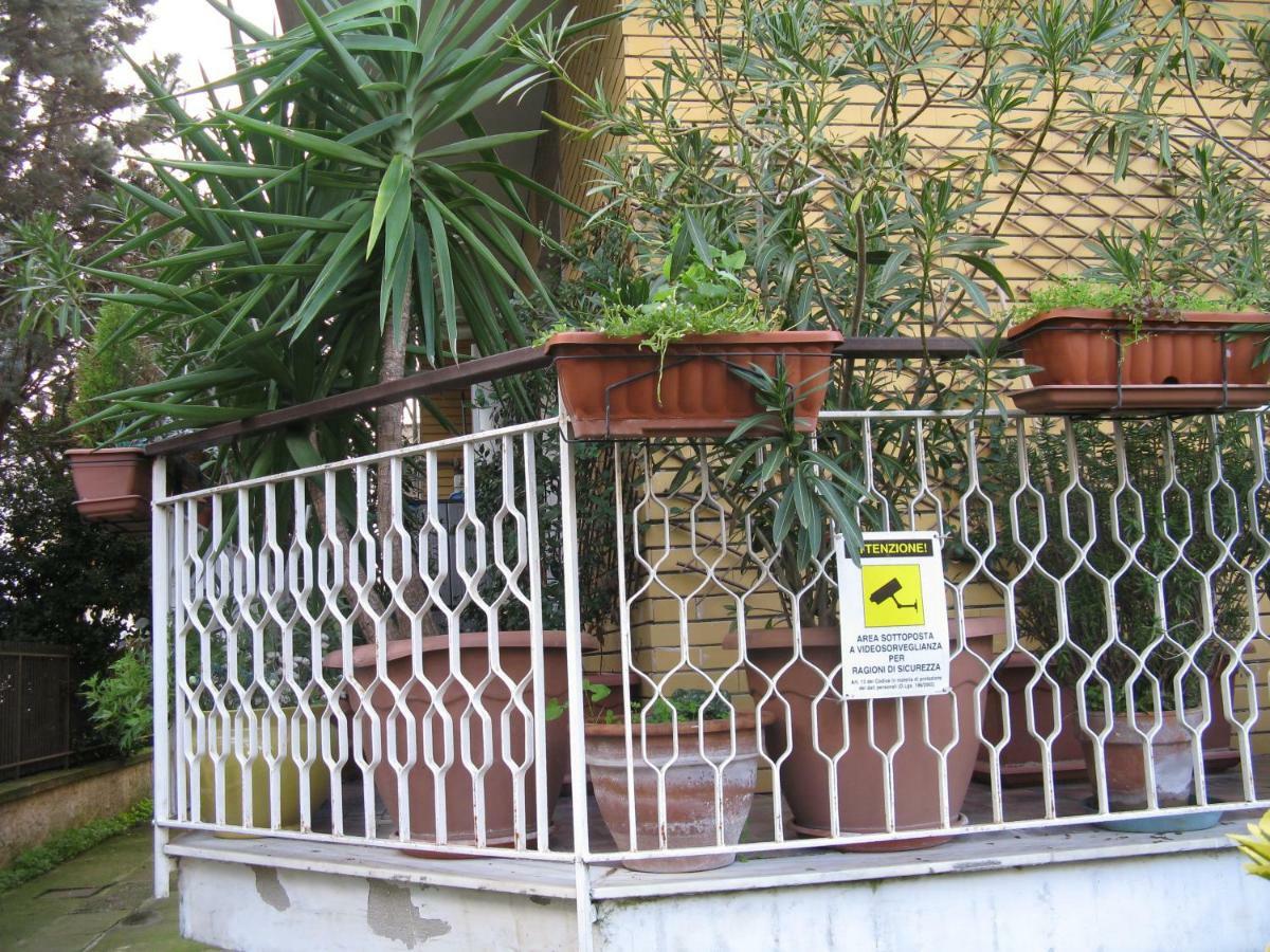 Le Stanze Di Ginevra - Via Tescione Hotel Caserta Eksteriør billede