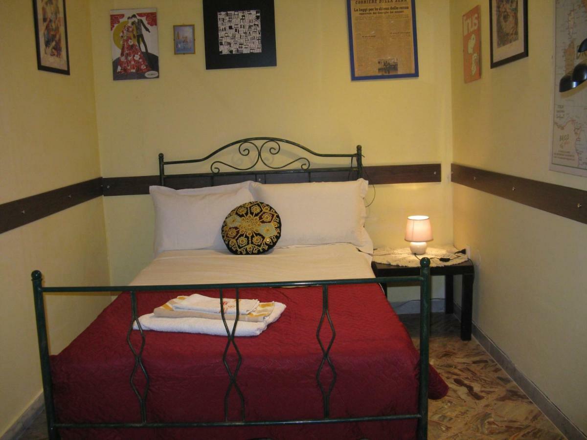 Le Stanze Di Ginevra - Via Tescione Hotel Caserta Eksteriør billede